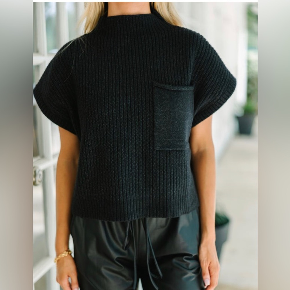 Black Ribbed Short-Sleeve Pocket Sweater